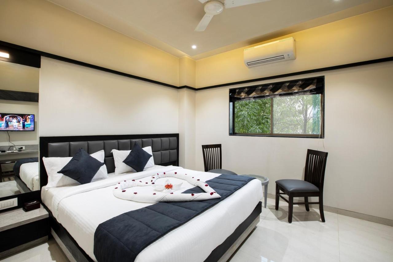 Megh Residency Navi Mumbai Hotel Exterior photo